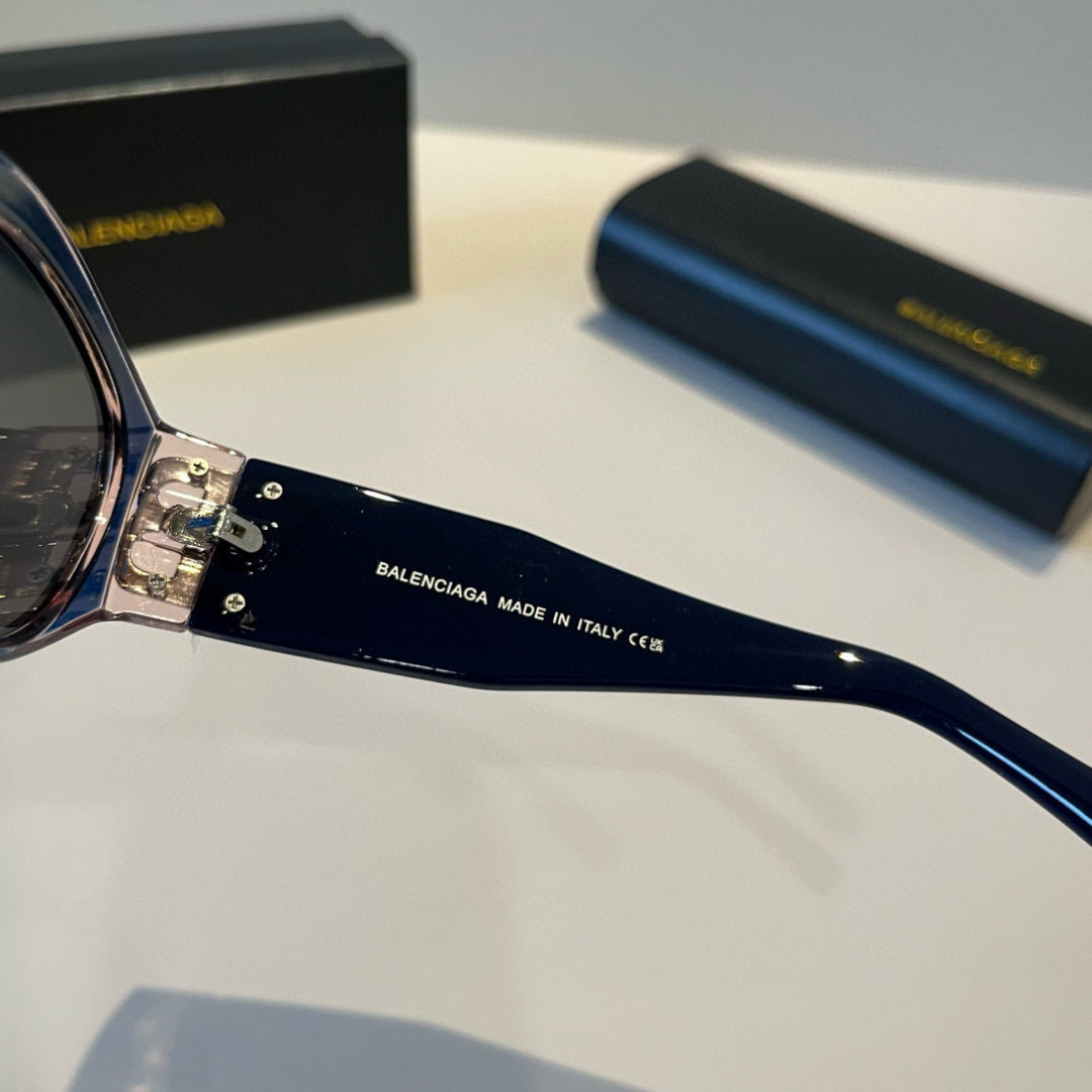 Balenciaga Rectangular Black Lens Sunglasses for Men & Women - 487541 - detail image 5