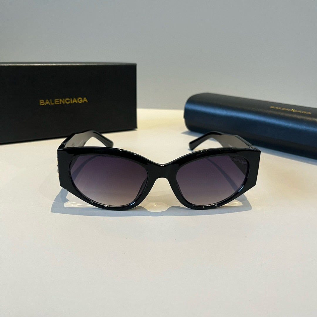 Balenciaga Rectangular Black Lens Sunglasses for Men & Women - 487542 - detail image 2