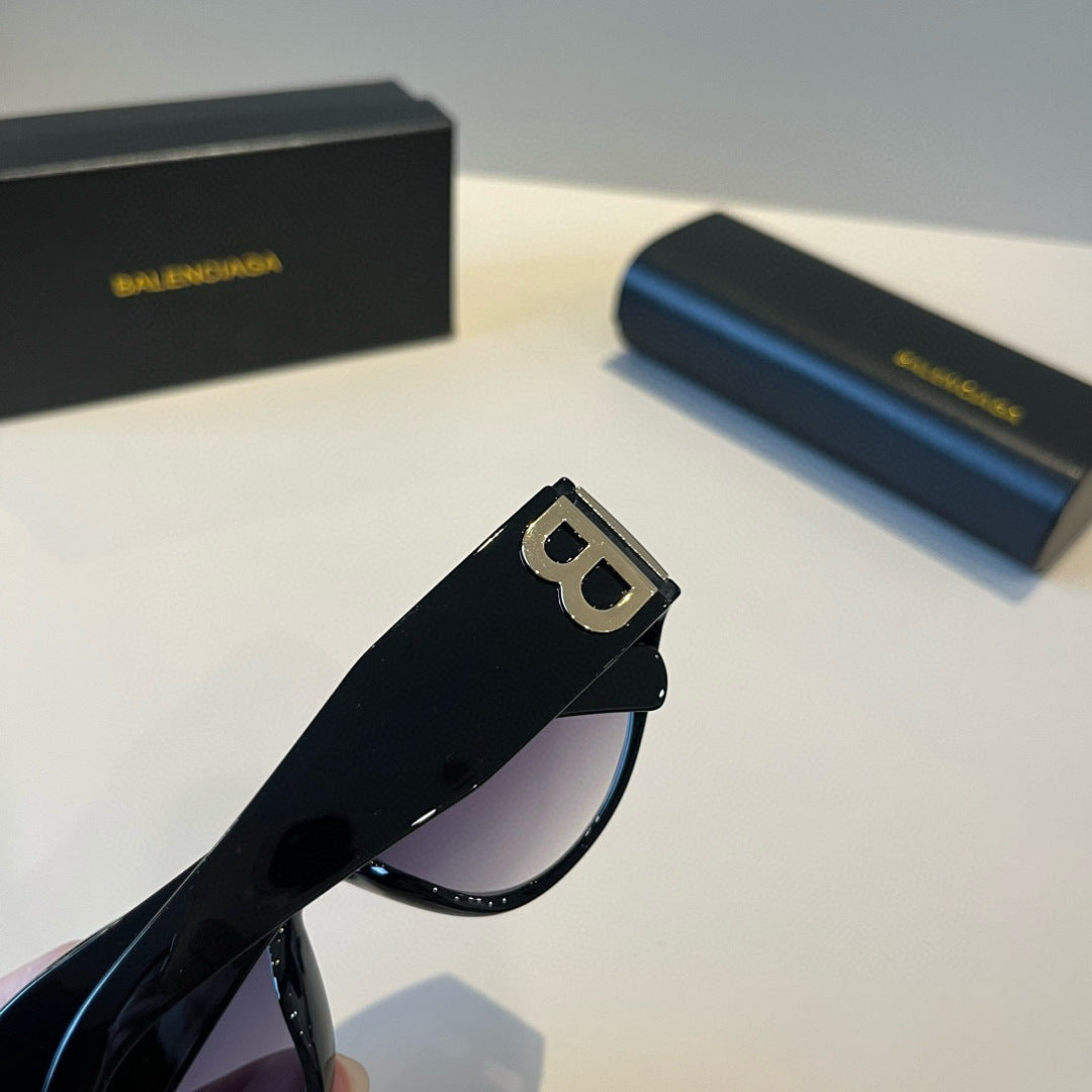 Balenciaga Rectangular Black Lens Sunglasses for Men & Women - 487542 - detail image 8