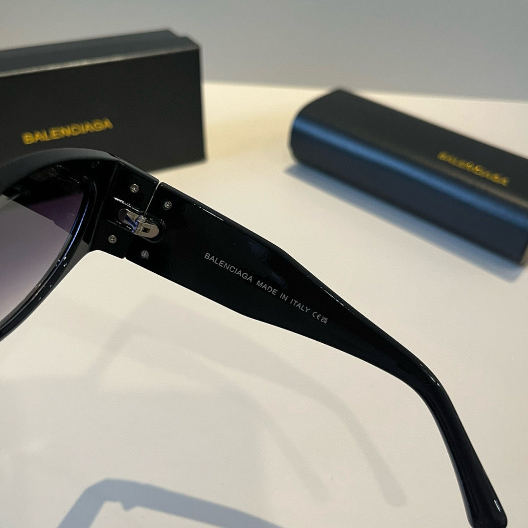 Balenciaga Rectangular Black Lens Sunglasses for Men & Women - 487542 - detail image 5