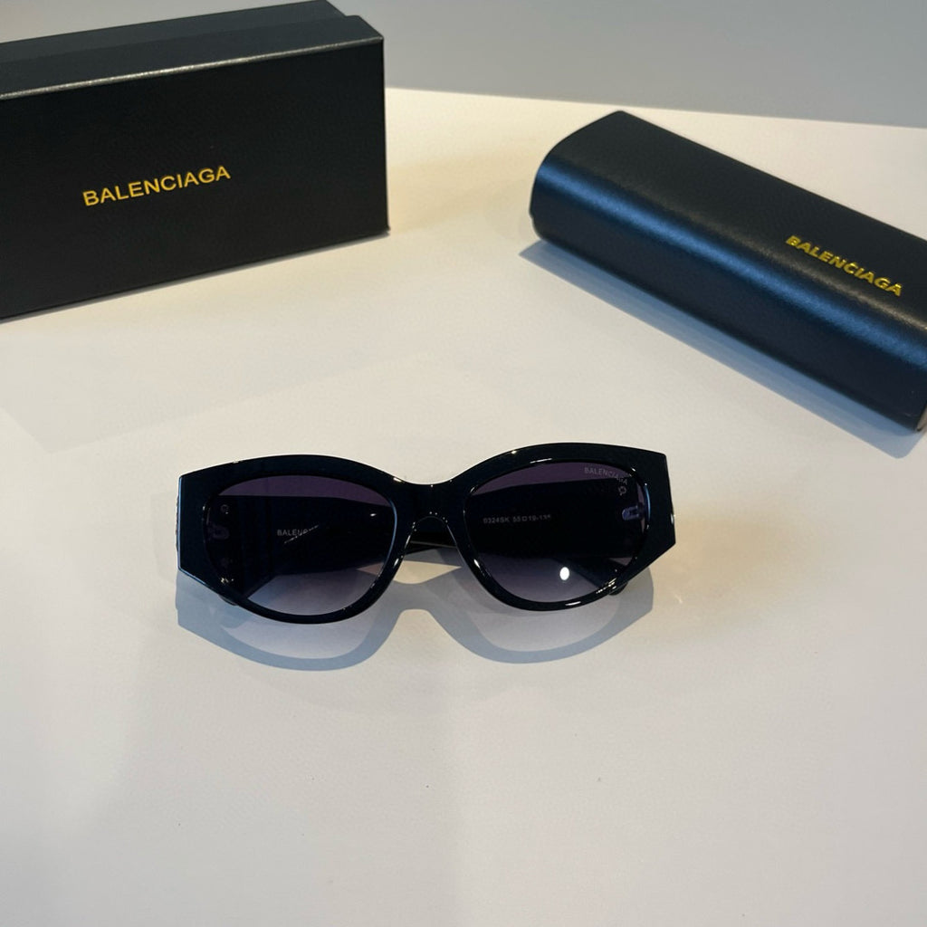 Balenciaga Rectangular Black Lens Sunglasses for Men & Women - 487542 - detail image 11