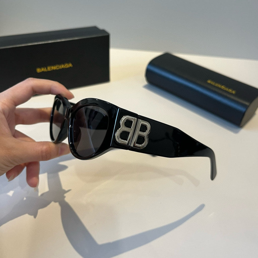 Balenciaga Rectangular Black Lens Sunglasses for Men & Women - detail image 4