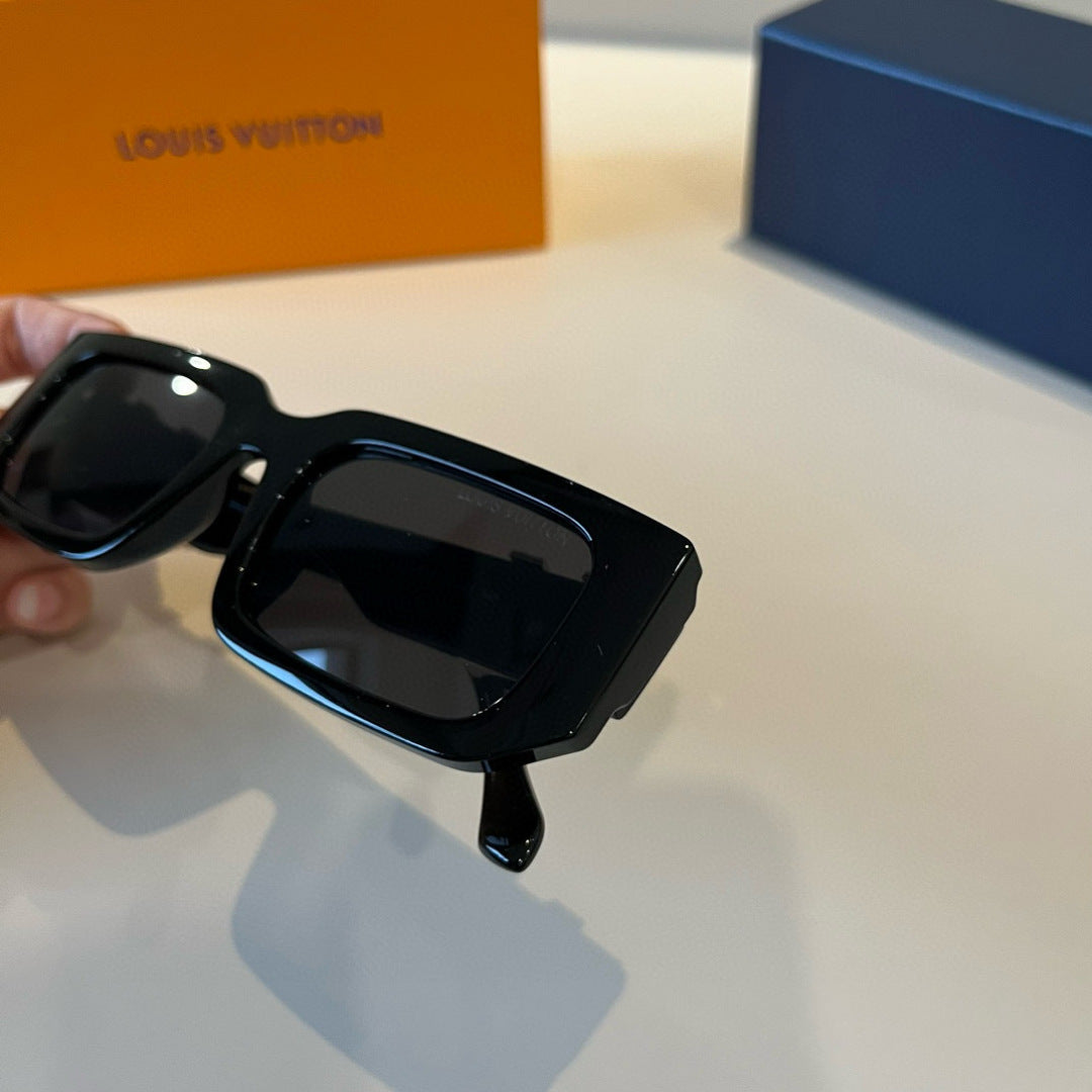 Louis Vuitton 2315 Fashion Black Lens Sunglasses for Men & Women - detail image 7