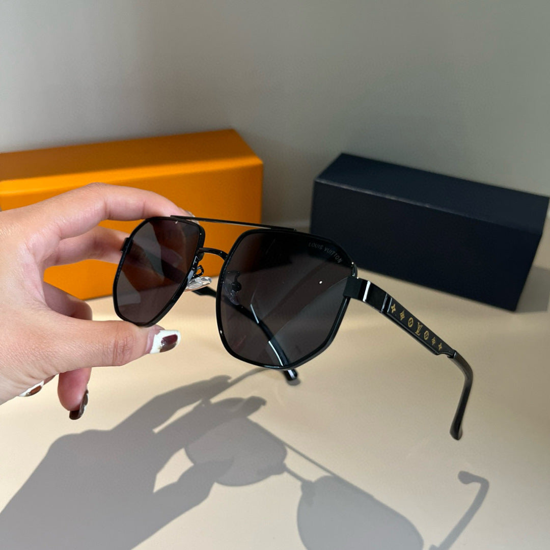 Louis Vuitton Metal Aviator Gold Lens Sunglasses for Men & Women - 448676 - detail image 4