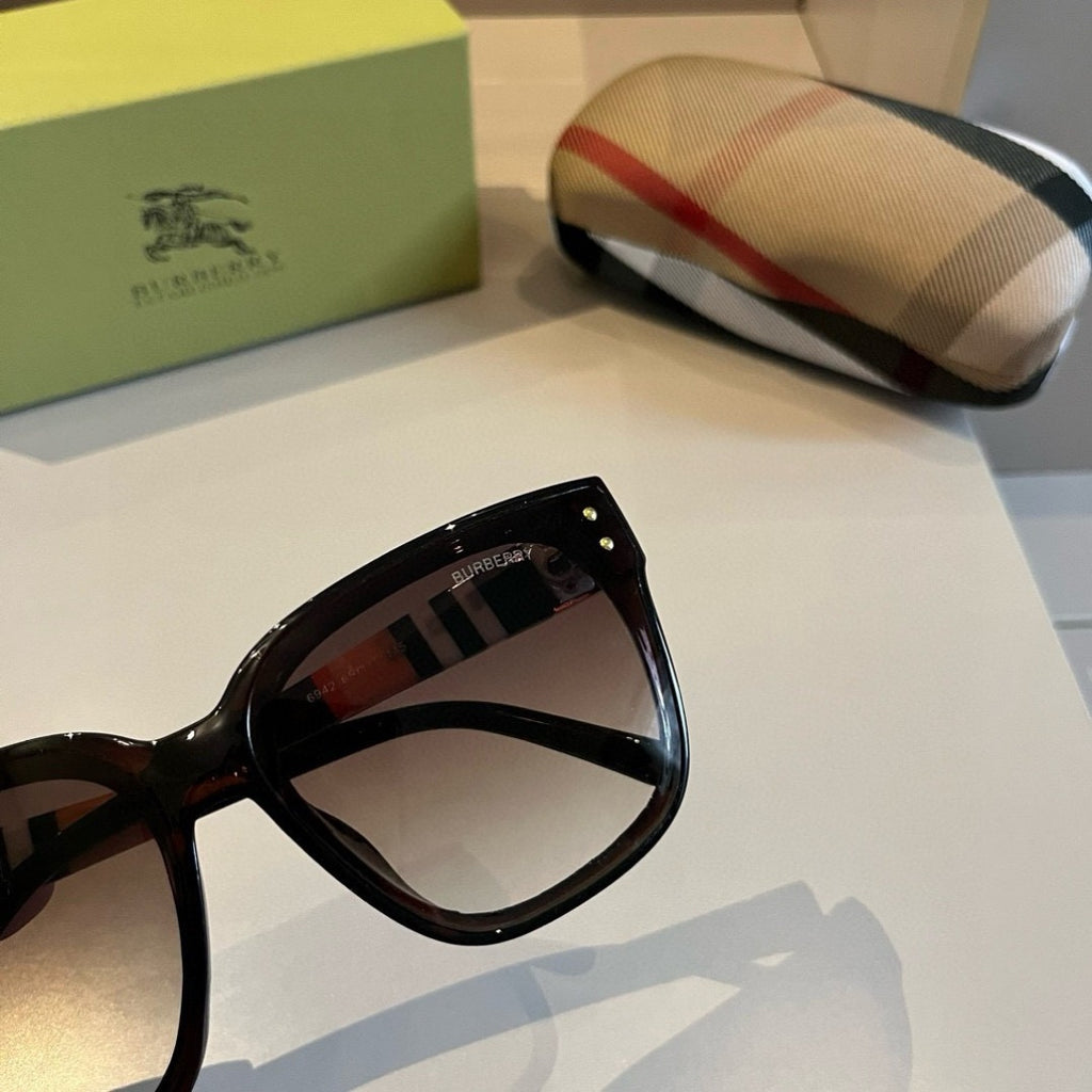 Burberry Fashion Gold Lens Sunglasses for Men & Women - 416026 - detail image 5