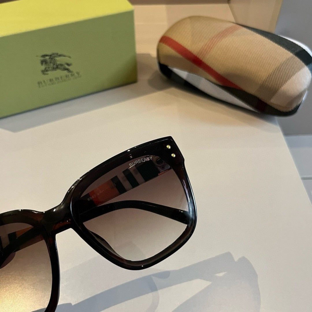 Burberry Fashion Gold Lens Sunglasses for Men & Women - 416026 - detail image 5