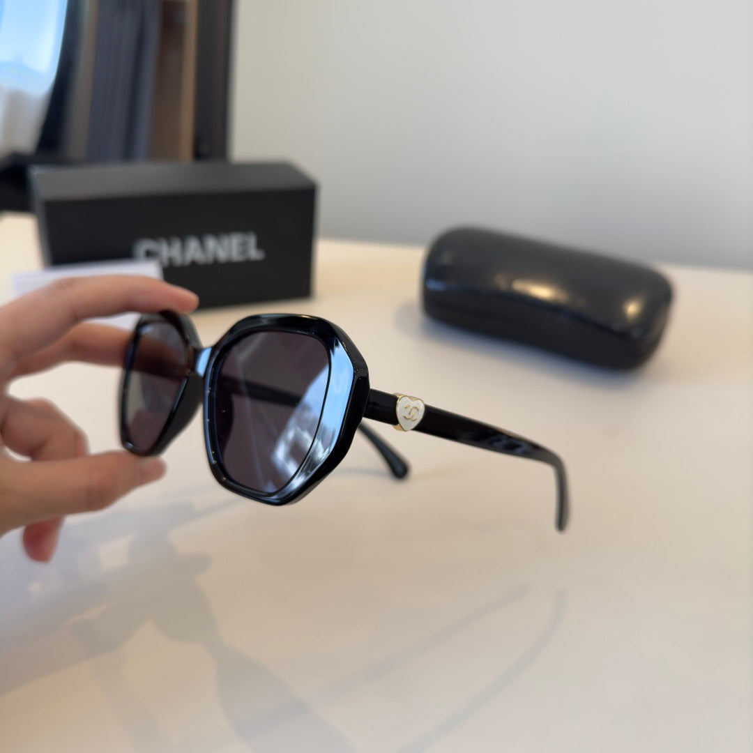 Chanel Fashion Silver Lens Sunglasses for Men & Women - 486541 - detail image 4