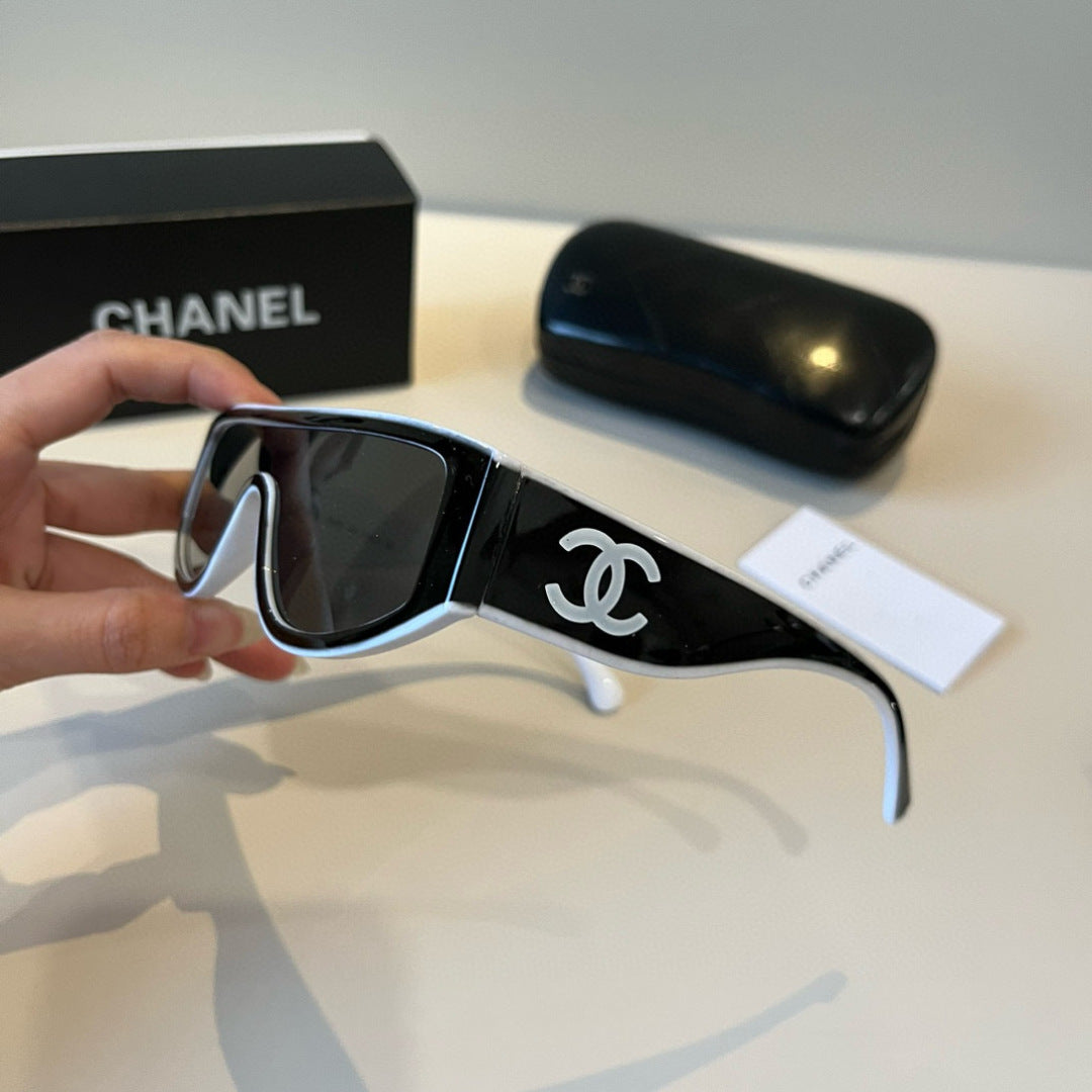 Chanel Fashion Black Lens Sunglasses for Men & Women - 493570 - detail image 4