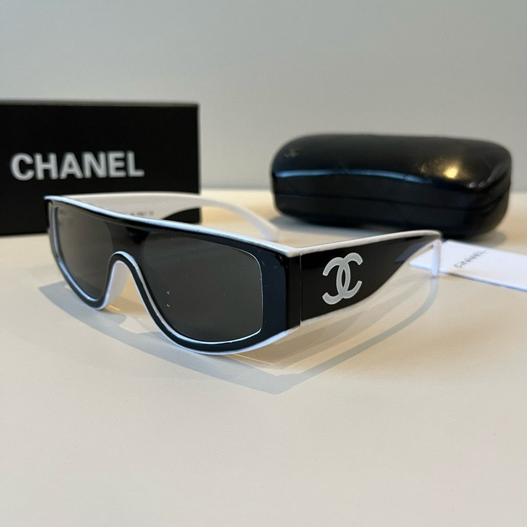 Chanel Fashion Black Lens Sunglasses for Men & Women - 493570 - detail image 3