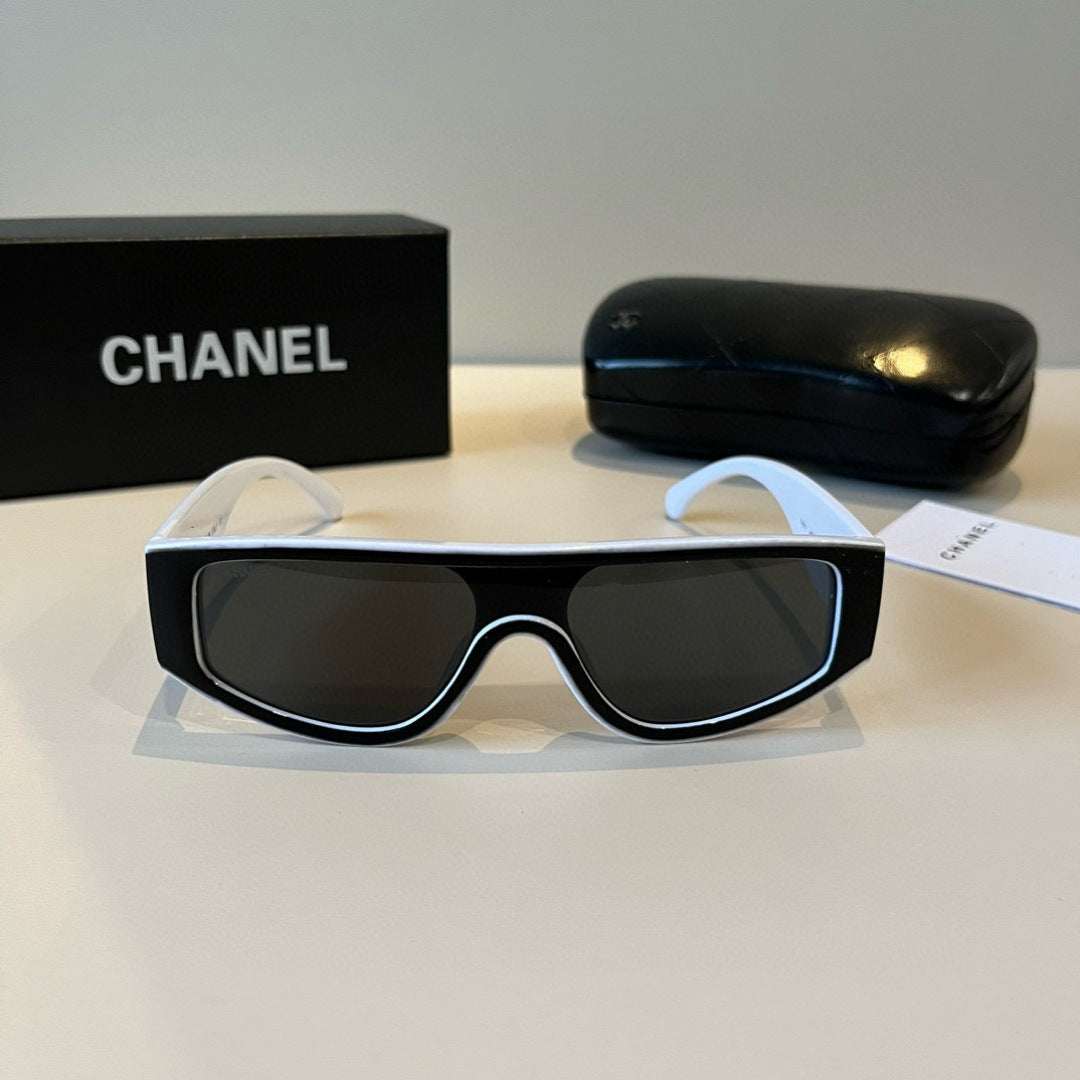 Chanel Fashion Black Lens Sunglasses for Men & Women - 493570 - detail image 2