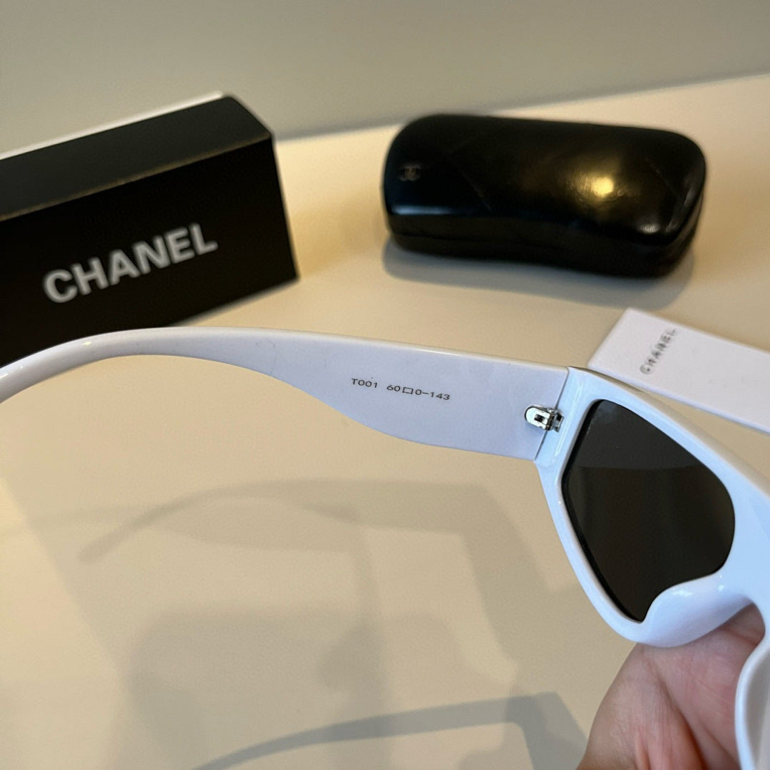 Chanel Fashion Black Lens Sunglasses for Men & Women - 493570 - detail image 6