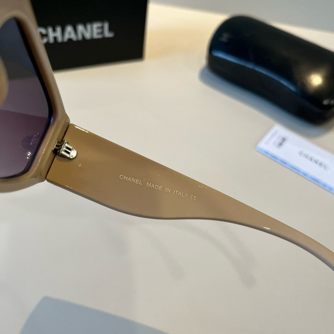 Chanel Fashion Black Lens Sunglasses for Men & Women - 493571 - detail image 10