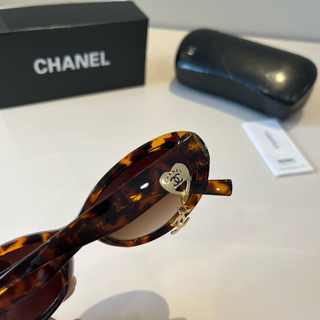 Chanel Oversized Brown Lens Sunglasses for Men & Women - 449012 - detail image 7