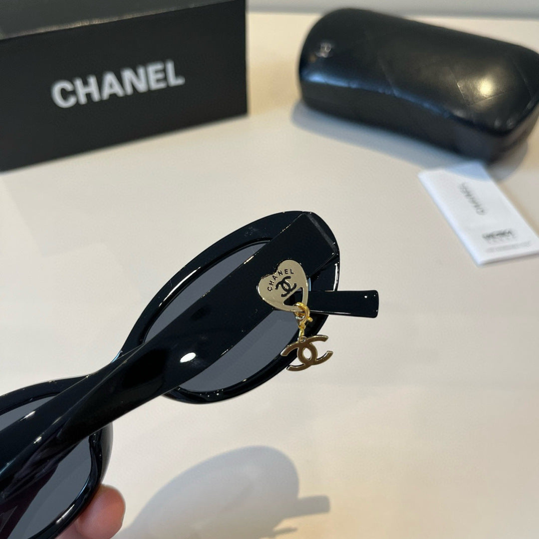 Chanel Oversized Black Lens Sunglasses for Men & Women - 449013 - detail image 6