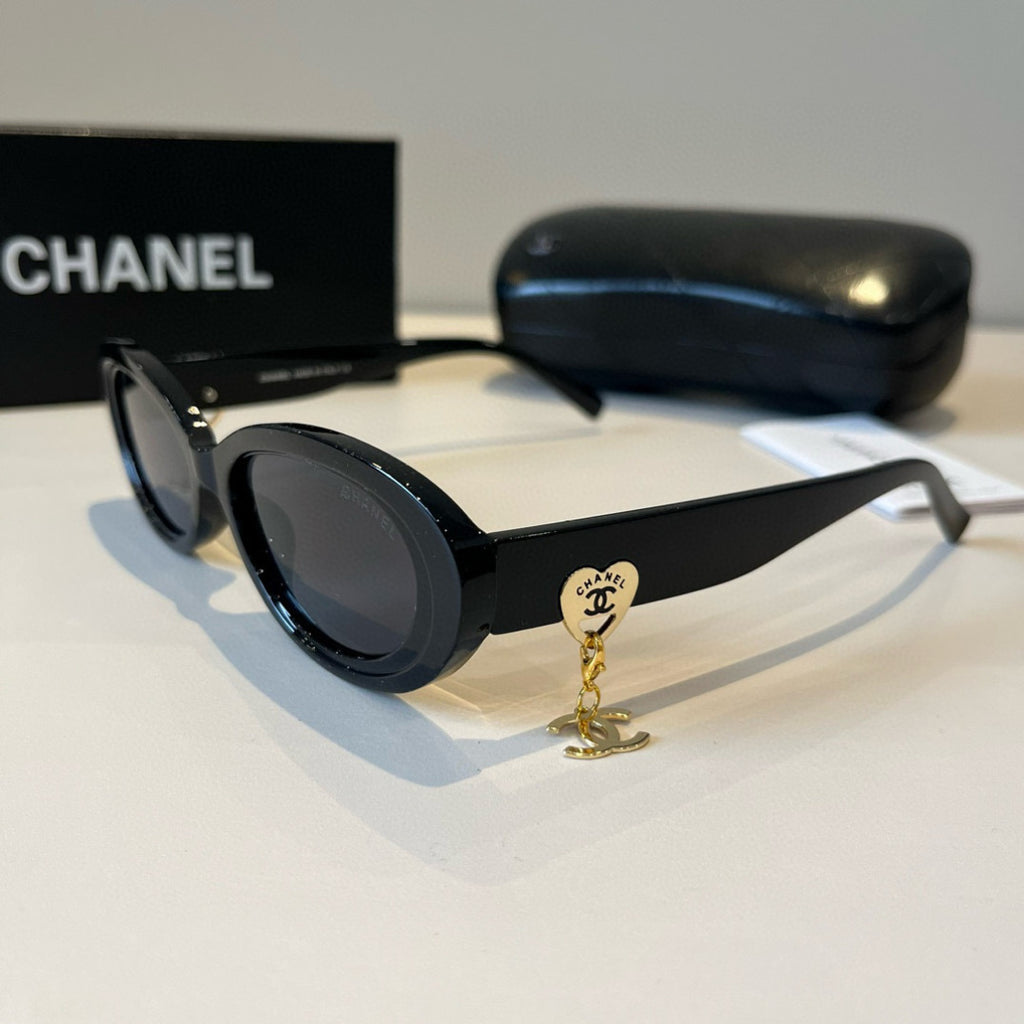Chanel Oversized Black Lens Sunglasses for Men & Women - 449013 - detail image 3