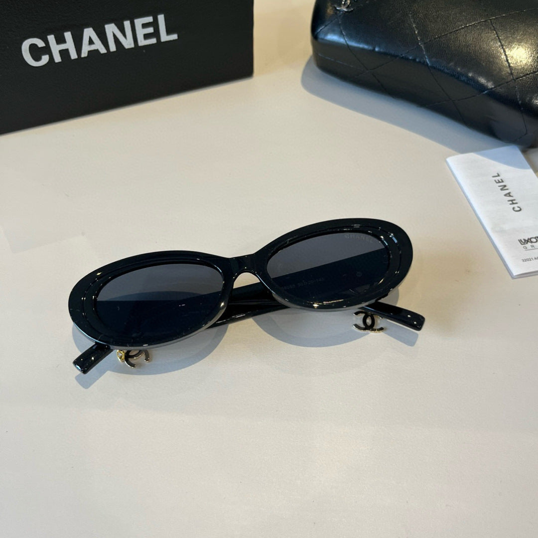 Chanel Oversized Black Lens Sunglasses for Men & Women - 449013 - detail image 5