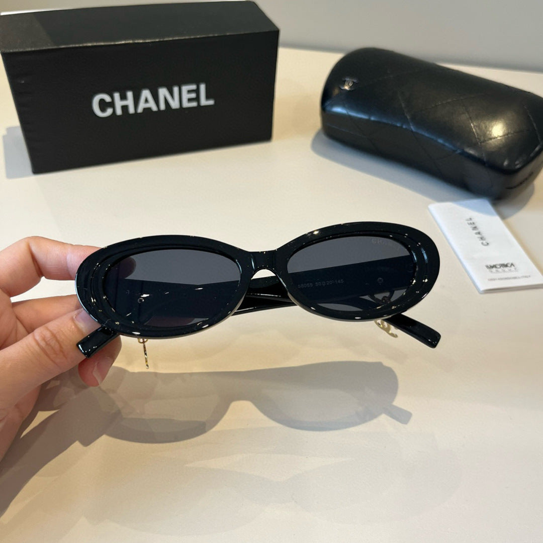 Chanel Oversized Black Lens Sunglasses for Men & Women - 449013 - detail image 4