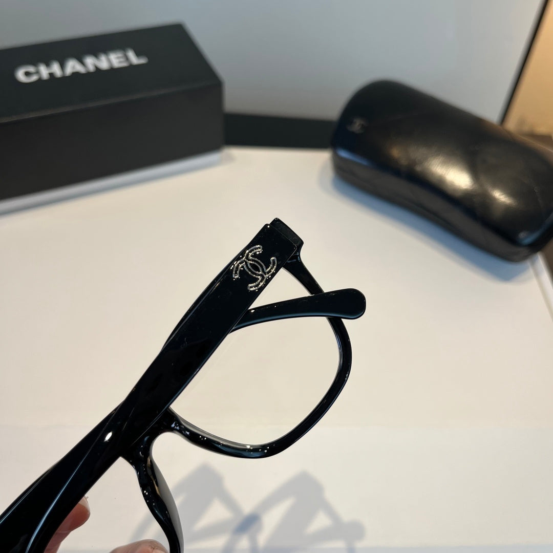 Chanel Oversized Silver Lens Sunglasses for Men & Women - 465206 - detail image 8