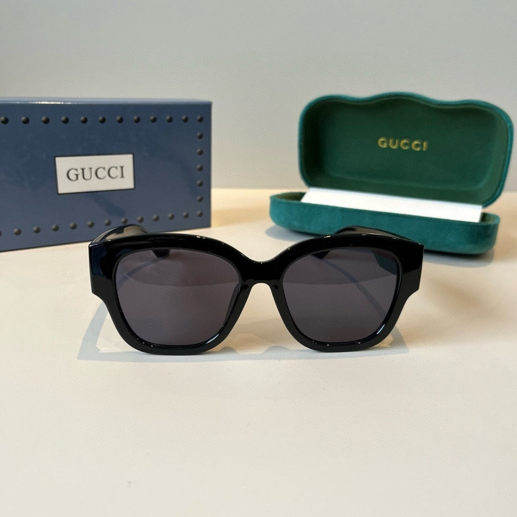 Gucci Oversized Black Lens Sunglasses for Men & Women - 464977 - detail image 6