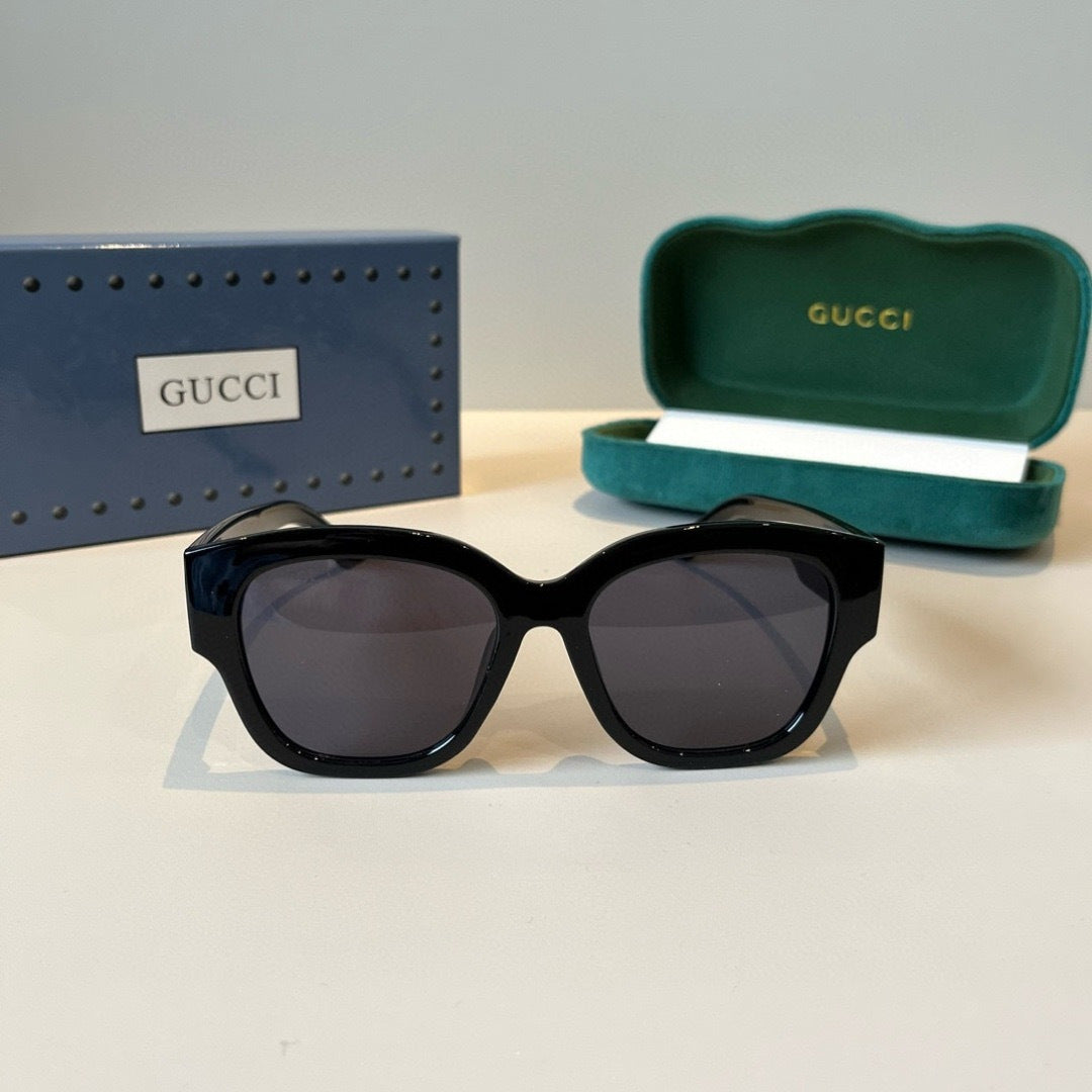 Gucci Oversized Black Lens Sunglasses for Men & Women - 464977 - detail image 2