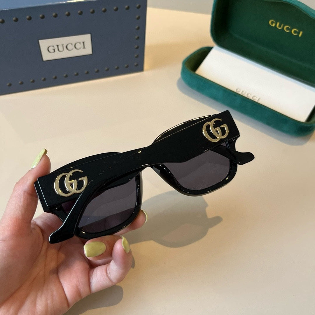 Gucci Oversized Black Lens Sunglasses for Men & Women - 464977 - detail image 8