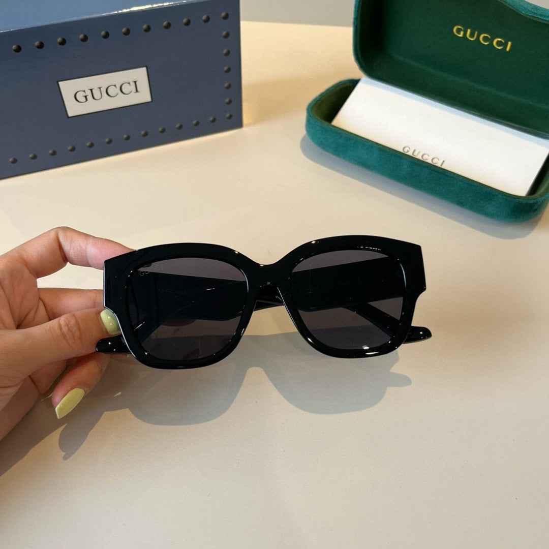 Gucci Oversized Black Lens Sunglasses for Men & Women - 464977 - detail image 4