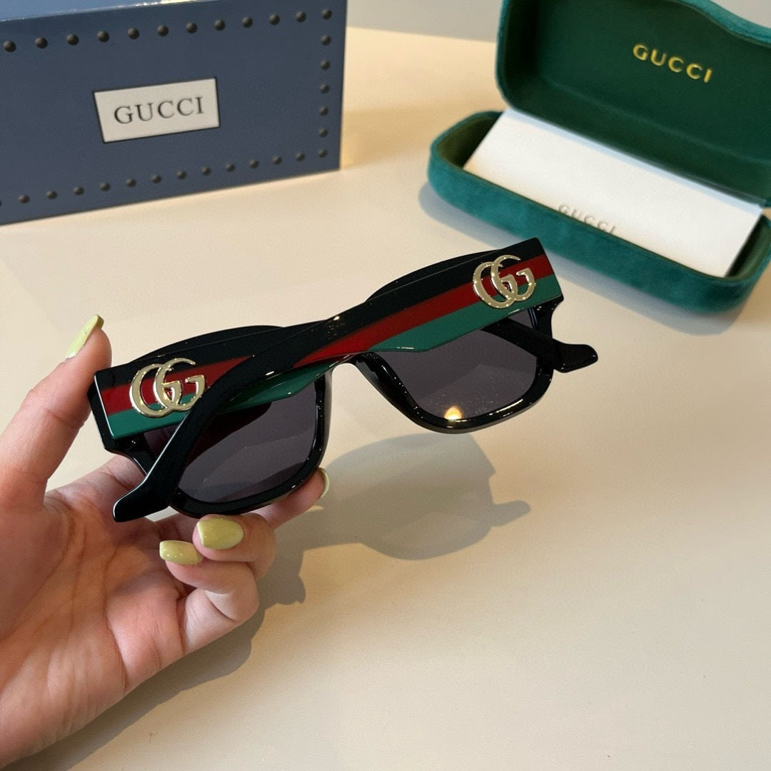 Gucci Oversized Black Lens Sunglasses for Men & Women - 464978 - detail image 5