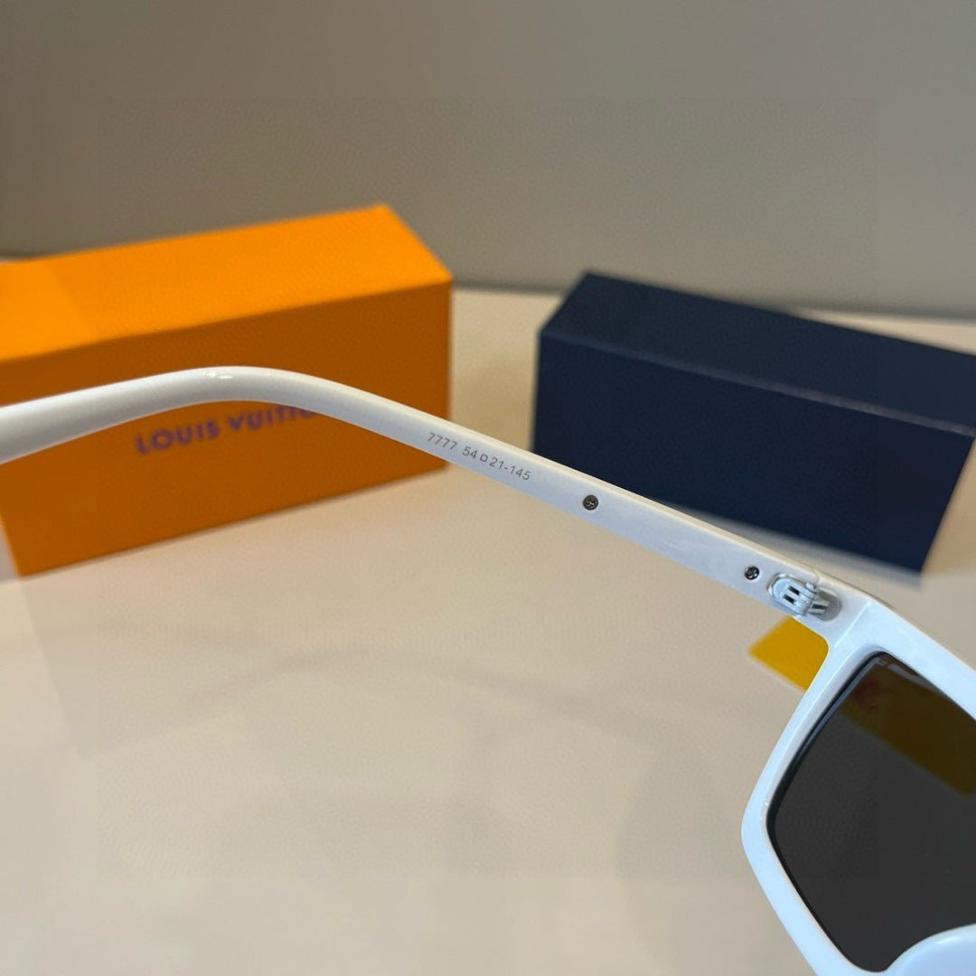 Louis Vuitton Fashion Silver Lens Sunglasses for Men - detail image 10