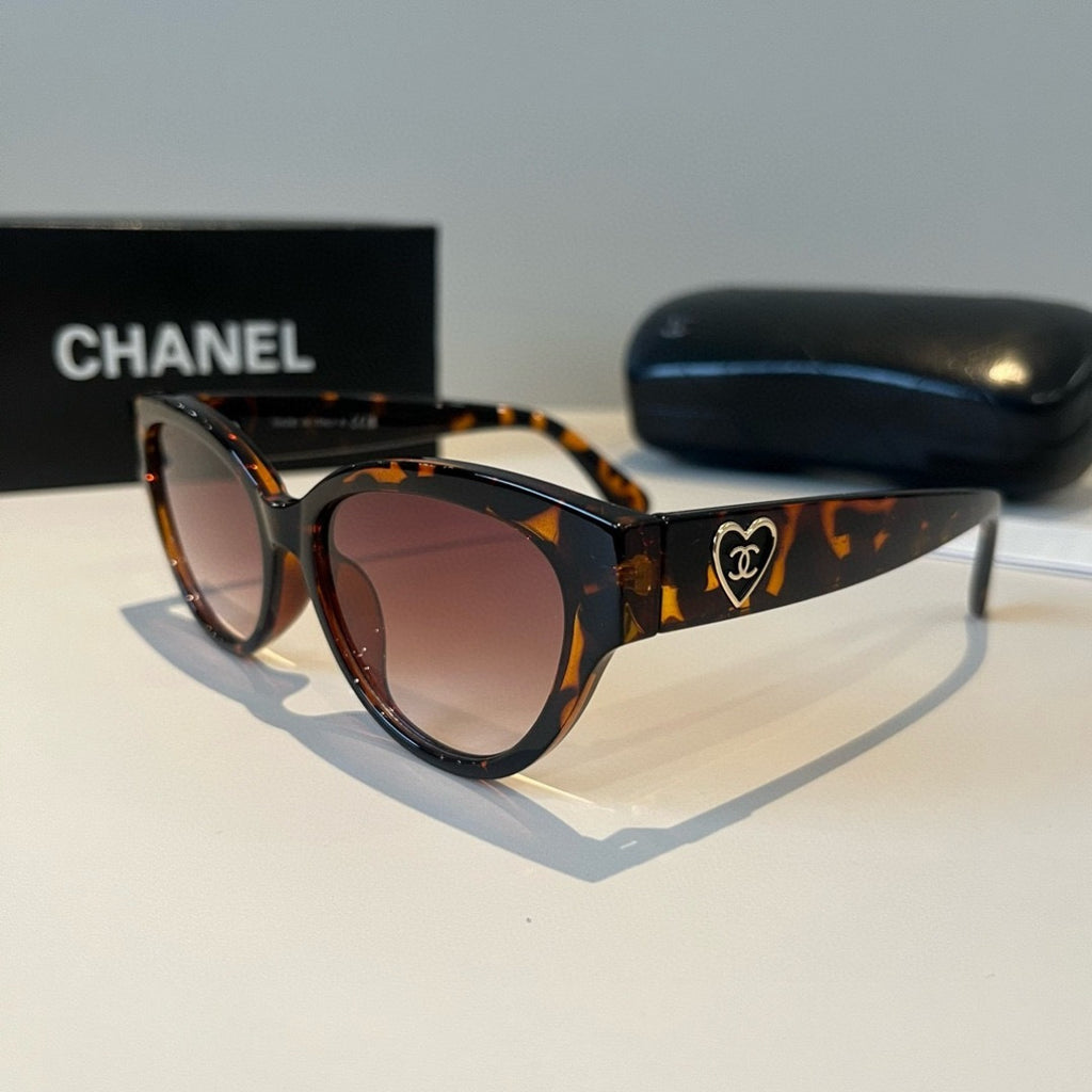 Chanel Fashion Black Lens Sunglasses for Men & Women - 486544 - detail image 2