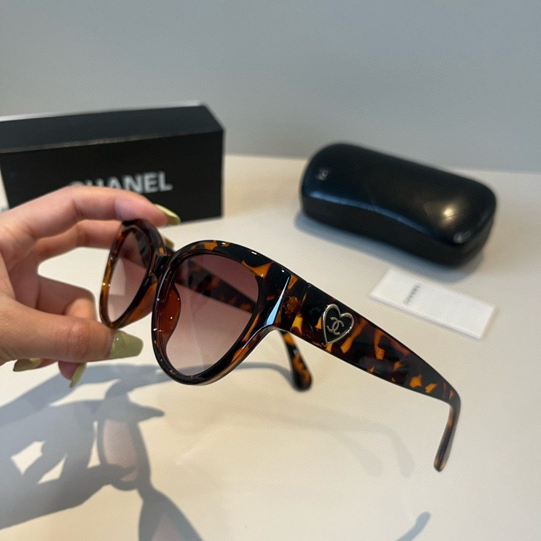 Chanel Fashion Black Lens Sunglasses for Men & Women - 486544 - detail image 3
