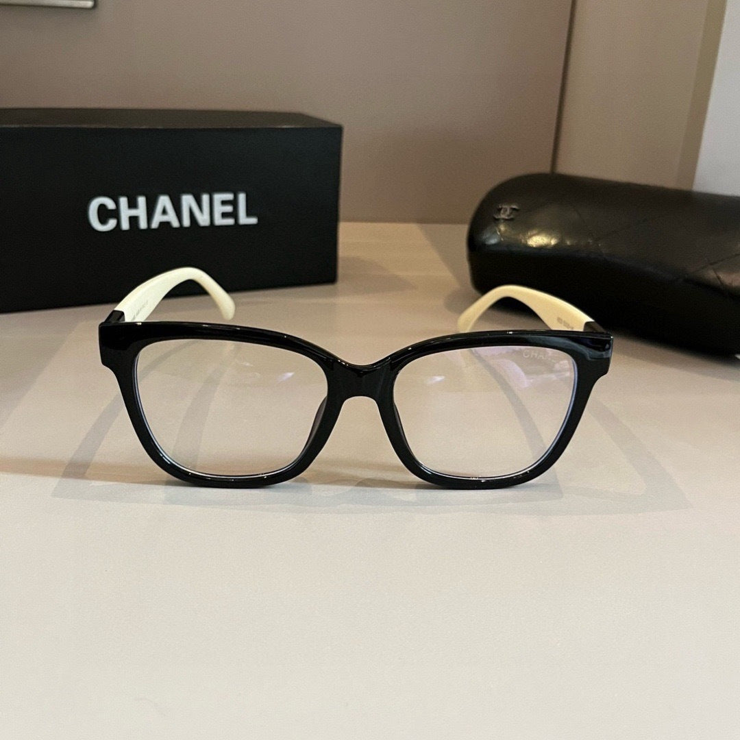 Chanel Blue-Light Fashion Silver Lens Sunglasses for Men & Women - 486546 - detail image 2