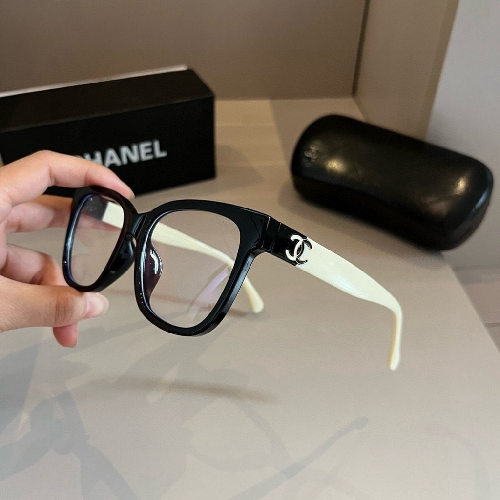 Chanel Blue-Light Fashion Silver Lens Sunglasses for Men & Women - 486546 - detail image 4