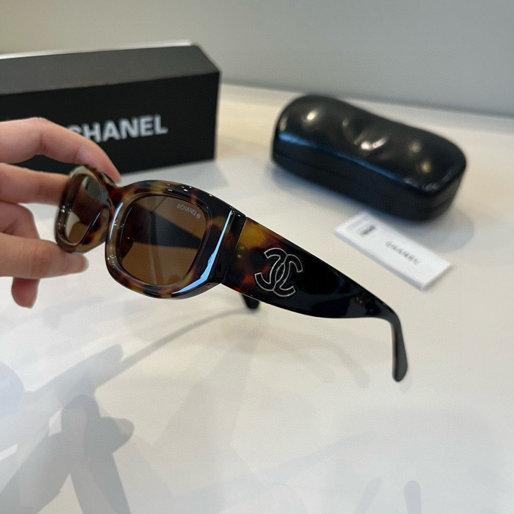 Chanel Fashion Black Lens Sunglasses for Men & Women - 465210 - detail image 4