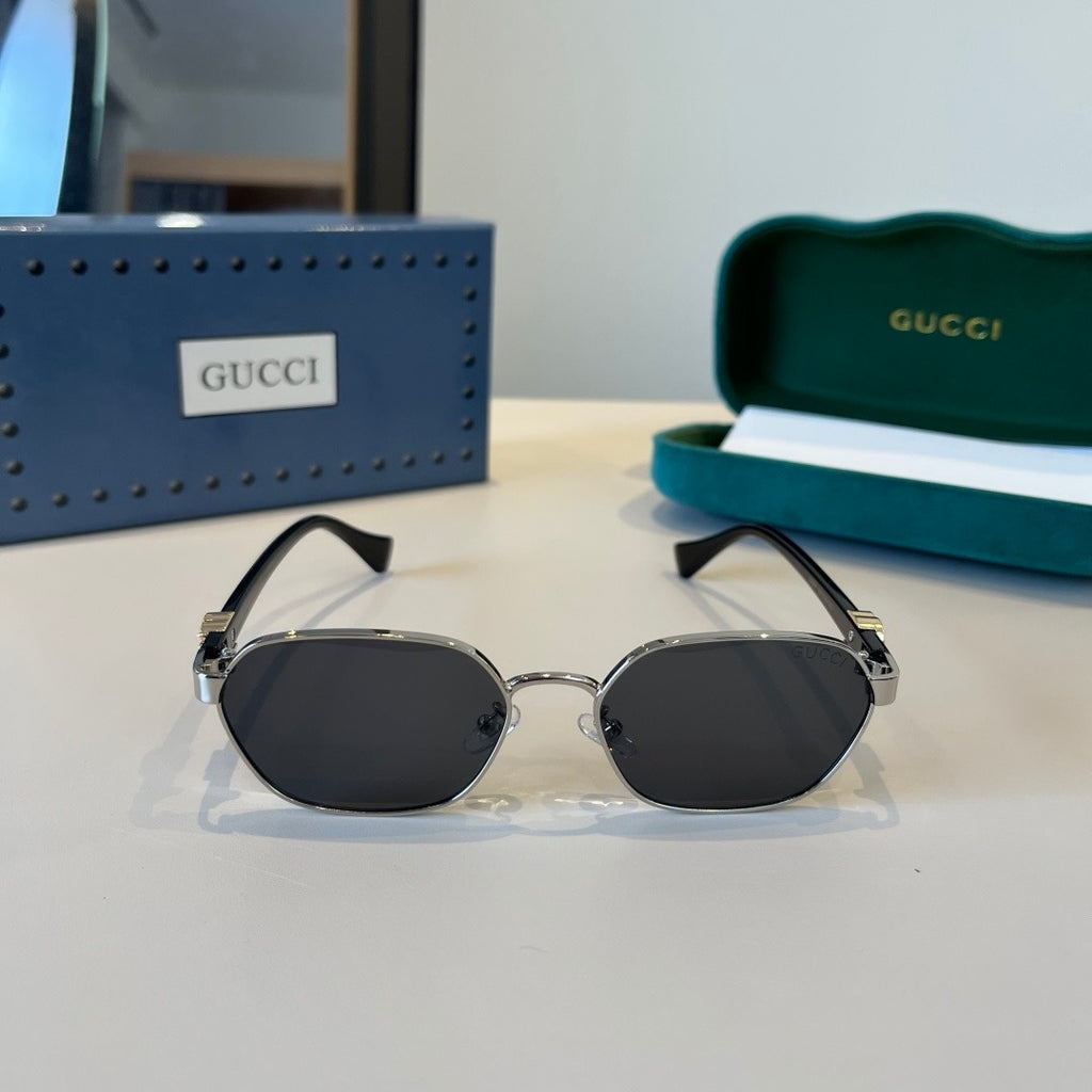 Gucci Polarized Fashion Silver Lens Sunglasses for Men - 464979 - detail image 2