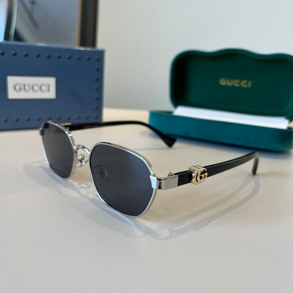 Gucci Polarized Fashion Silver Lens Sunglasses for Men - 464979 - detail image 3