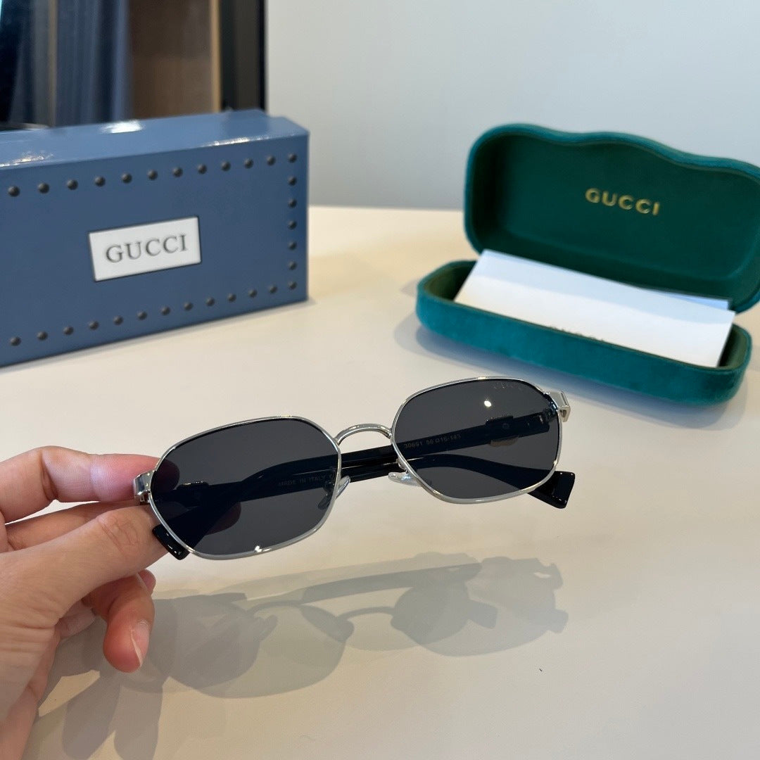 Gucci Polarized Fashion Silver Lens Sunglasses for Men - 464979 - detail image 10