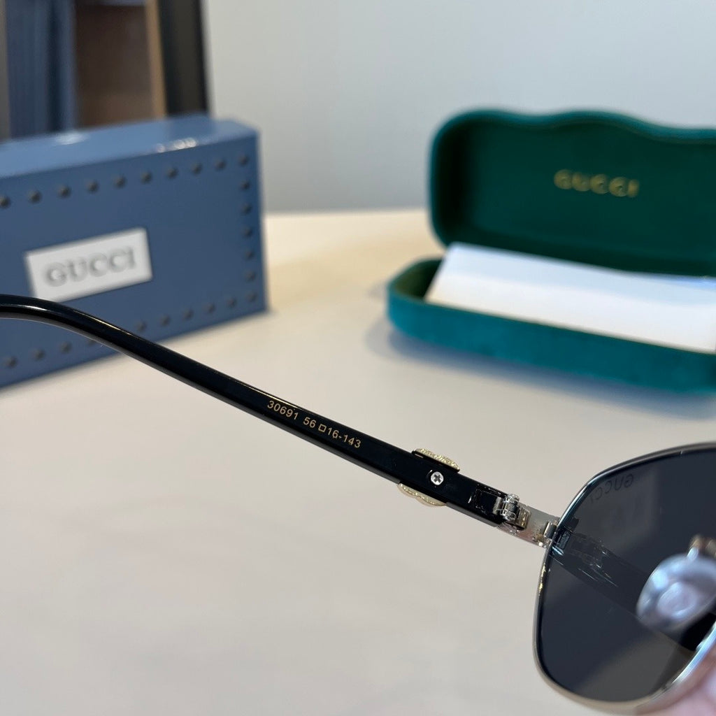 Gucci Polarized Fashion Silver Lens Sunglasses for Men - 464979 - detail image 6