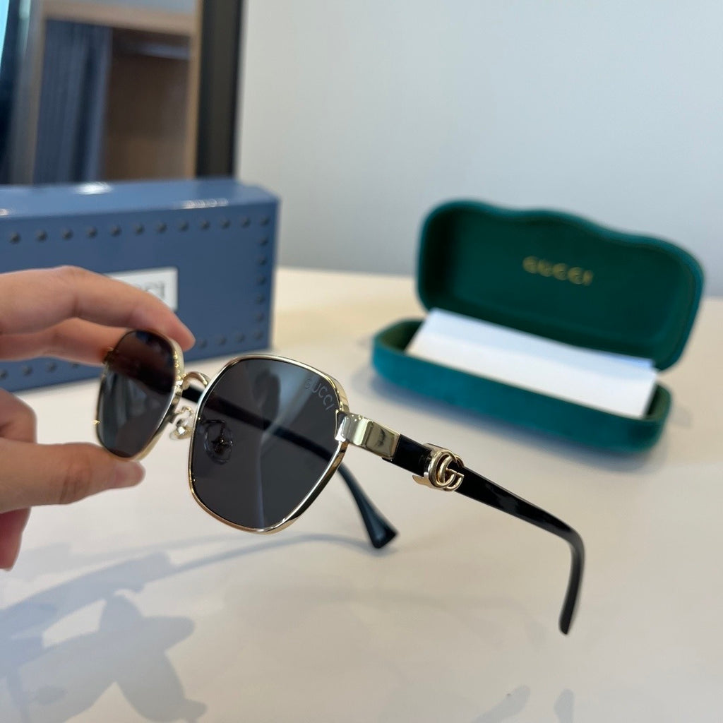 Gucci Polarized Fashion Silver Lens Sunglasses for Men - detail image 4