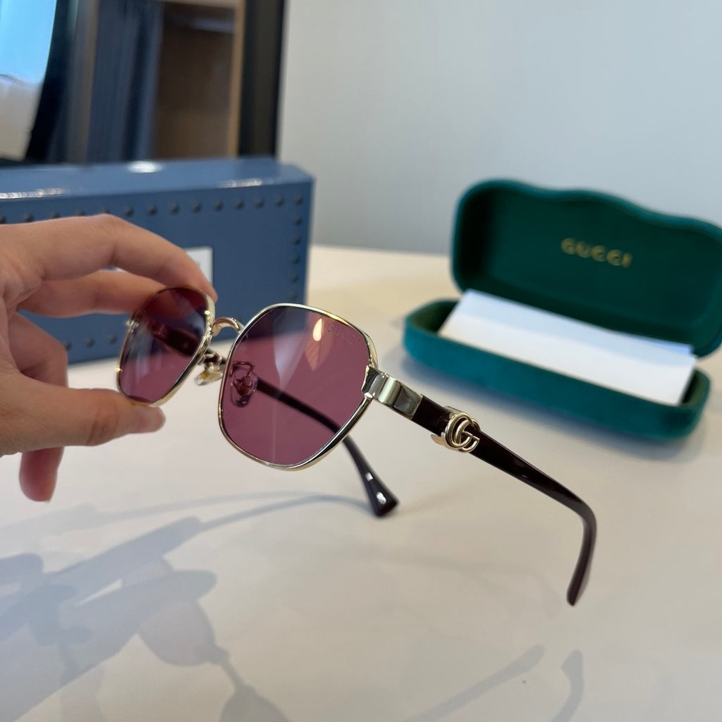 Gucci Polarized Fashion Blue Lens Sunglasses for Men - detail image 4