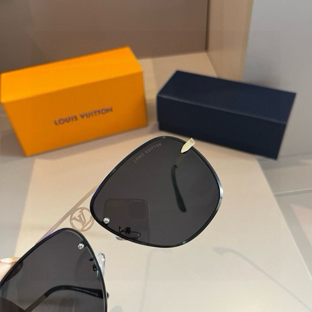 Louis Vuitton Metal Aviator Gold Lens Sunglasses for Men & Women - 464723 - detail image 4