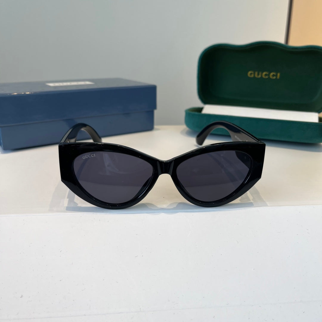 Gucci Cat-Eye Black Lens Sunglasses for Men & Women - 448834 - detail image 2