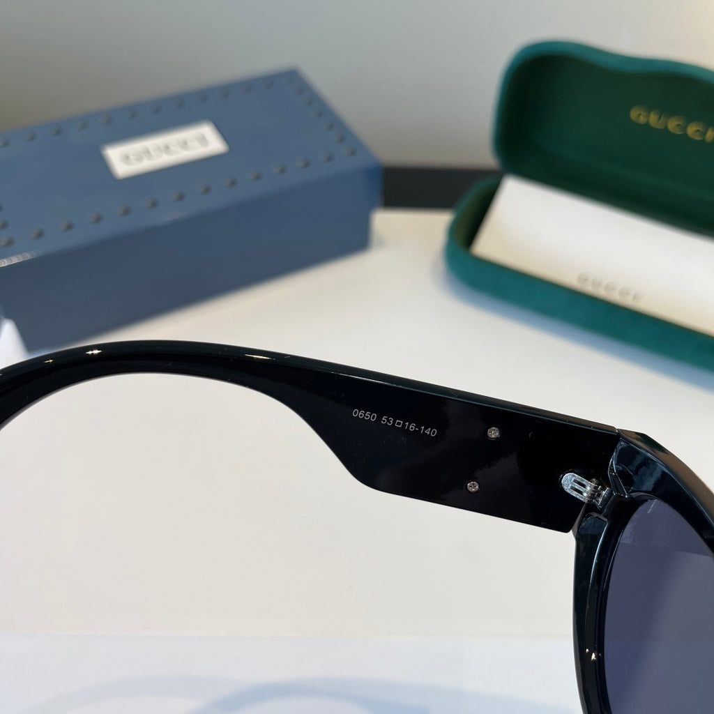 Gucci Cat-Eye Black Lens Sunglasses for Men & Women - 448834 - detail image 6