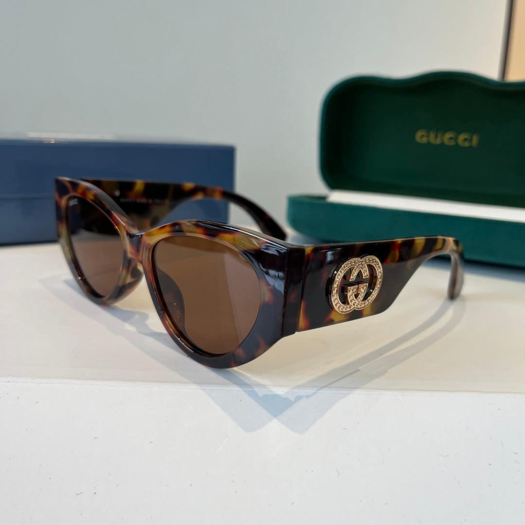 Gucci Cat-Eye Black Lens Sunglasses for Men & Women - 448835 - detail image 2