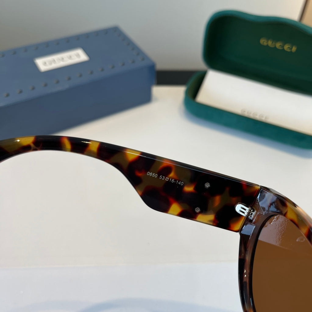 Gucci Cat-Eye Black Lens Sunglasses for Men & Women - 448835 - detail image 5
