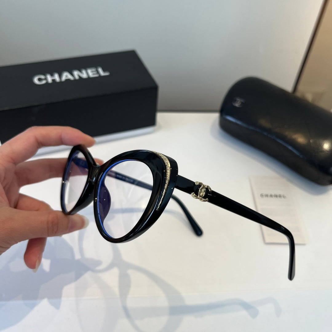 Chanel Cat-Eye Silver Lens Sunglasses for Men & Women - 493541 - detail image 4