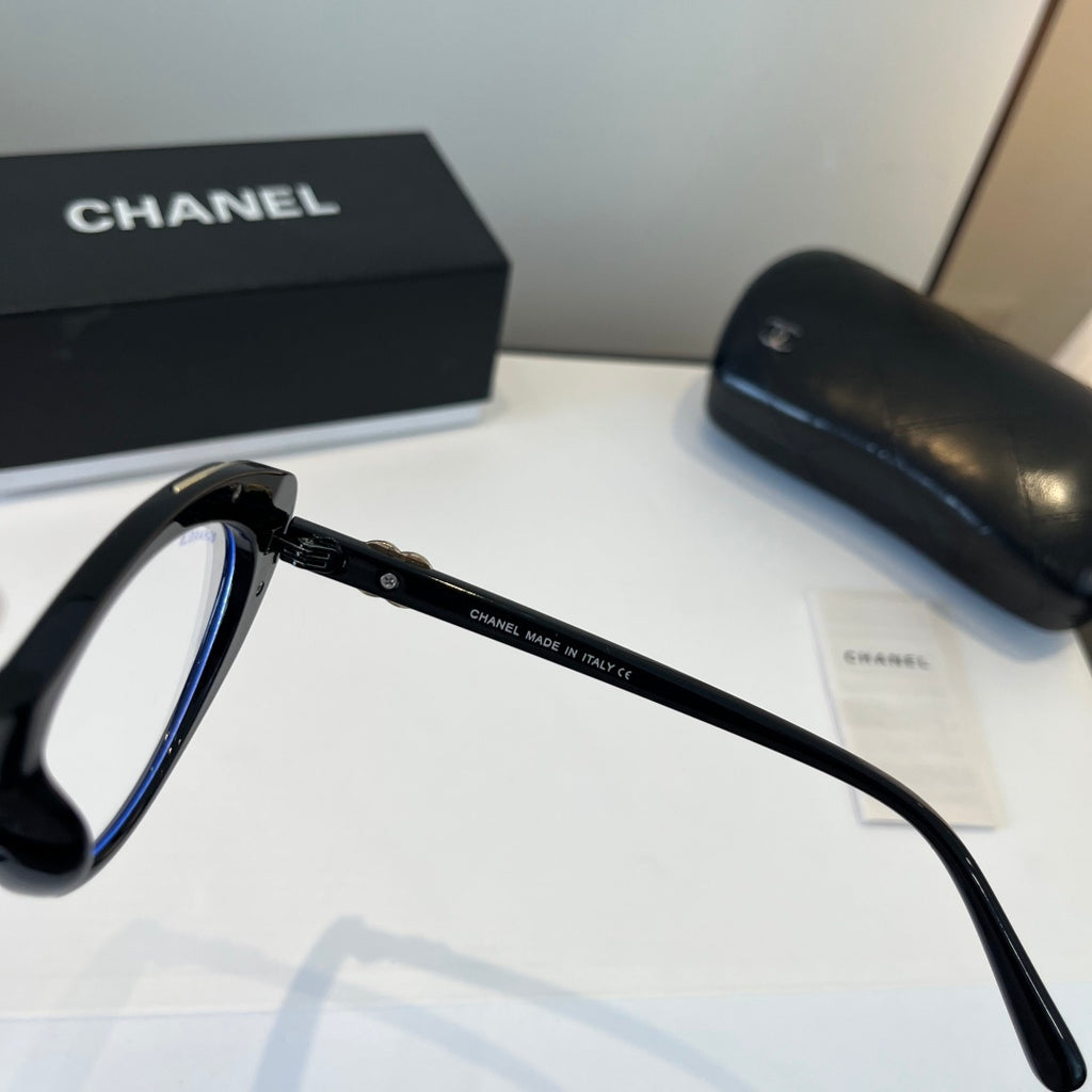 Chanel Cat-Eye Silver Lens Sunglasses for Men & Women - 493541 - detail image 5