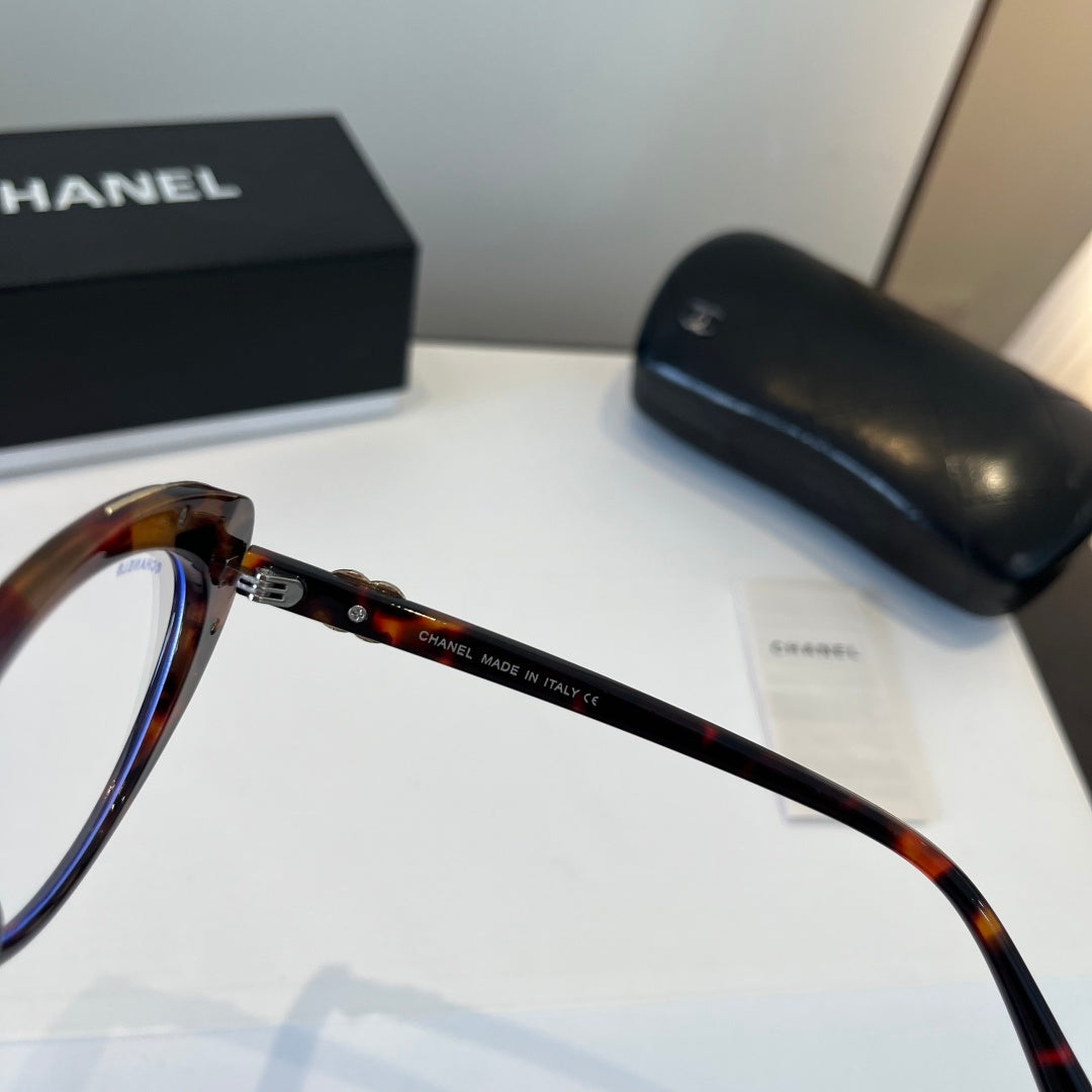 Chanel Cat-Eye Silver Lens Sunglasses for Men & Women - detail image 5