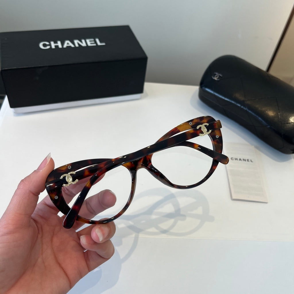 Chanel Cat-Eye Silver Lens Sunglasses for Men & Women - detail image 7