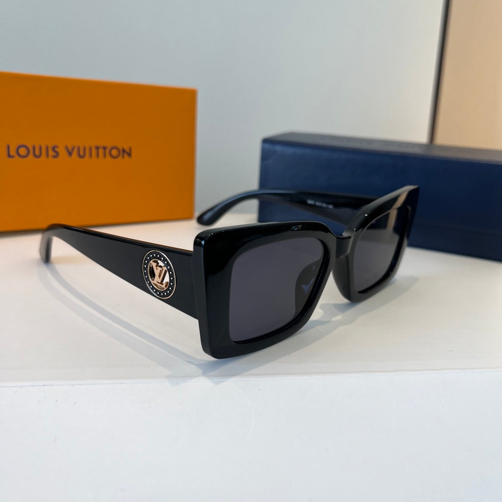 Louis Vuitton Fashion Black Lens Sunglasses for Men & Women - 493103