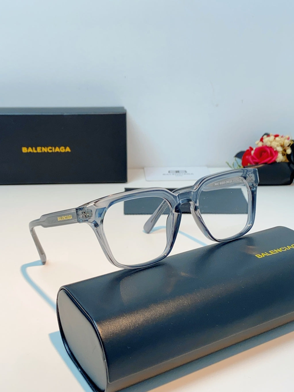 Balenciaga Blue-Light Fashion Gray Lens Sunglasses for Men & Women - detail image 10
